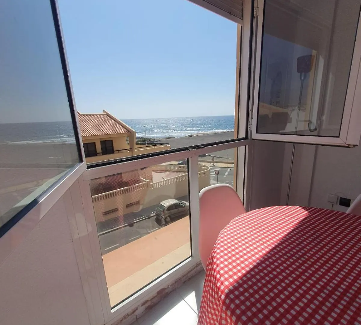 Apartment Alquilaencanarias-Medano, Cabezo Beach, Sea Views! El Medano